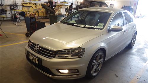 VOLKSWAGEN PASSAT SALOON 2010-2015